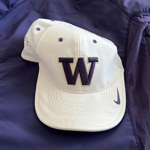 White UW UDUB HUSKIES NIKE cap